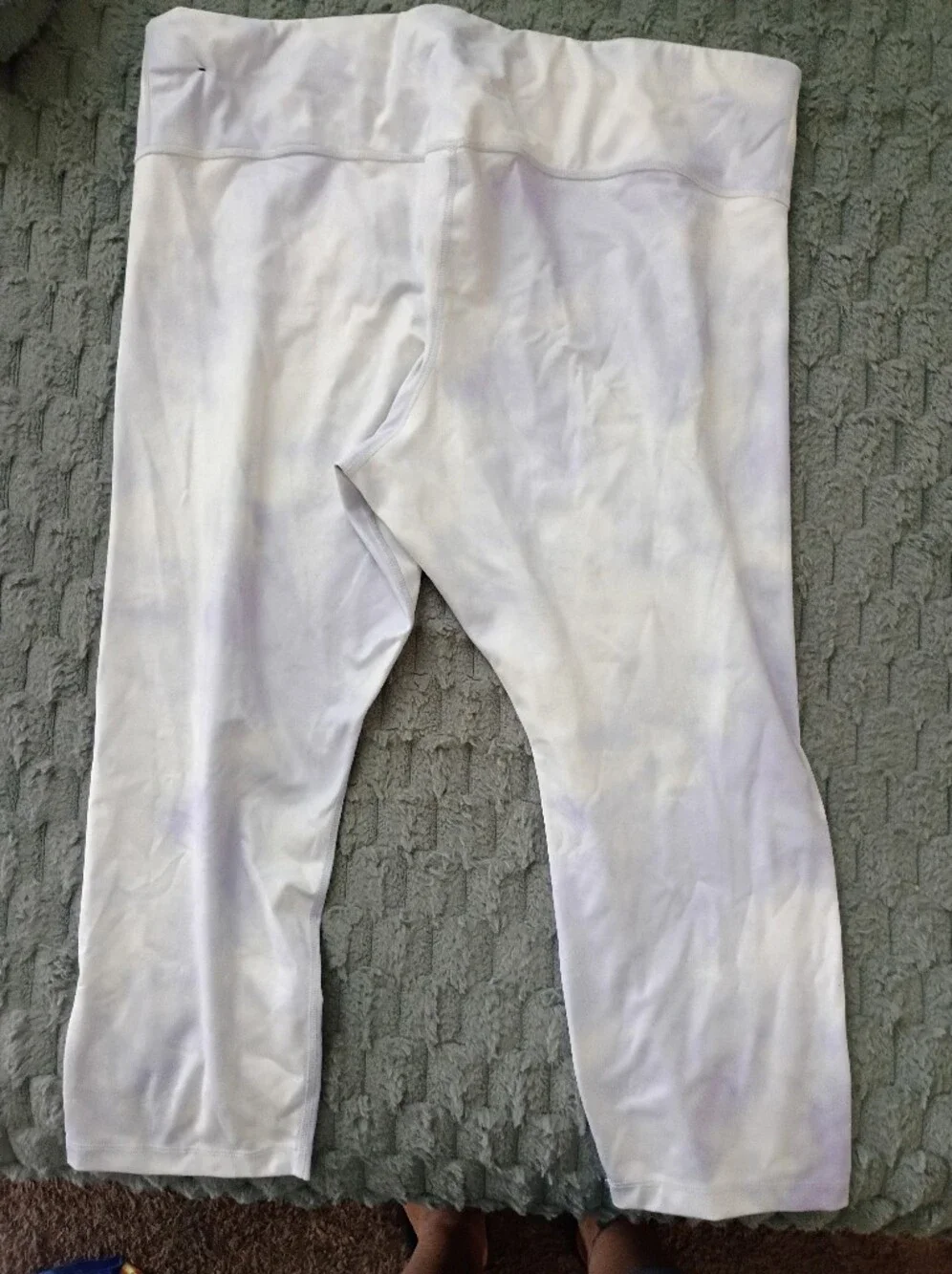 Women's Plus Size Lavender/White Athletic Capri Leggings